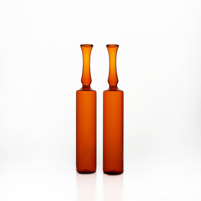 utilisation vide de cosmétique et de laboratoire des ampoules 2ml en verre